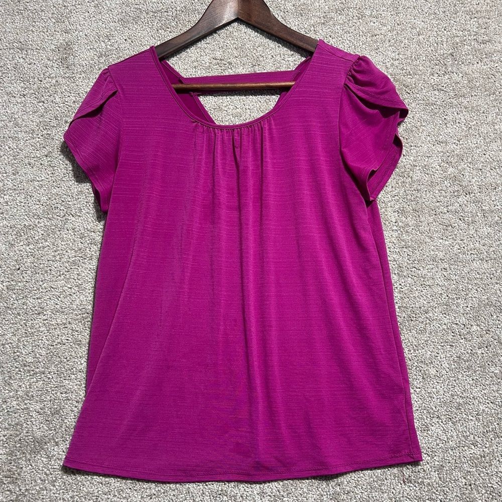 Ava James Woman’s Short Flutter Sleeve Blouse Top Size Medium *flaw